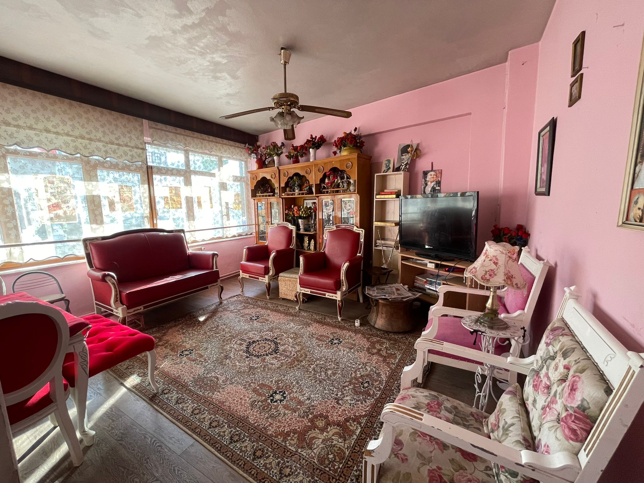 MABEL TGE ŞEHRİN MERKEZİNDE KISMİ EŞYALI KİRALIK DAİRE